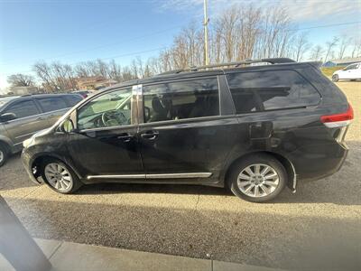 2011 Toyota Sienna LE 7-Passenger - Photo 1 - Wintersville, OH 43953