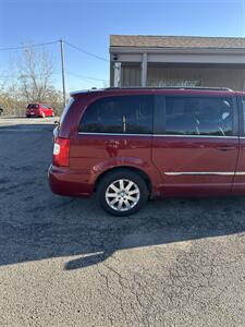 2012 Chrysler Town & Country Touring   - Photo 6 - Wintersville, OH 43953