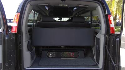2026 GMC Savana 2500  9 PASSENGER LMT SE EXTENDED EXPLORER - Photo 4 - Pompano Beach, FL 33064