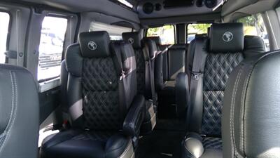 2026 GMC Savana 2500  9 PASSENGER LMT SE EXTENDED EXPLORER - Photo 11 - Pompano Beach, FL 33064