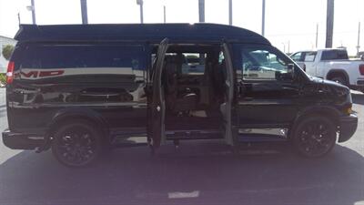 2026 GMC Savana 2500  9 PASSENGER LMT SE EXTENDED EXPLORER - Photo 6 - Pompano Beach, FL 33064
