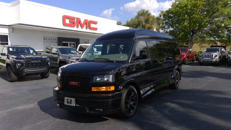 2026 GMC Savana 2500  9 PASSENGER LMT SE EXTENDED EXPLORER