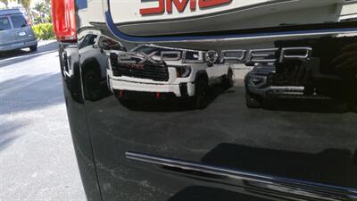 2026 GMC Savana 2500  9 PASSENGER LMT SE EXTENDED EXPLORER - Photo 9 - Pompano Beach, FL 33064