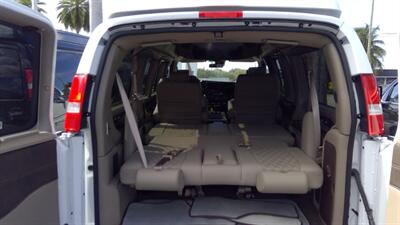 2025 GMC Savana 2500  LIMITED SE 7 PASSENGER - Photo 5 - Pompano Beach, FL 33064