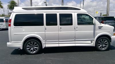 2025 GMC Savana 2500  LIMITED SE 7 PASSENGER - Photo 6 - Pompano Beach, FL 33064