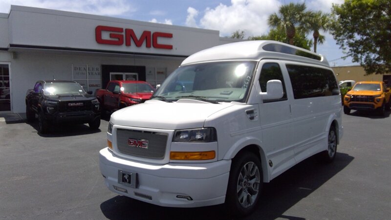 2025 GMC Savana 2500  LIMITED SE 7 PASSENGER