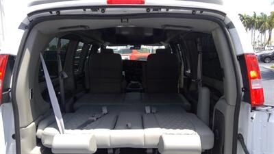 2025 GMC Savana 2500  LIMITED SE 7 PASSENGER - Photo 5 - Pompano Beach, FL 33064