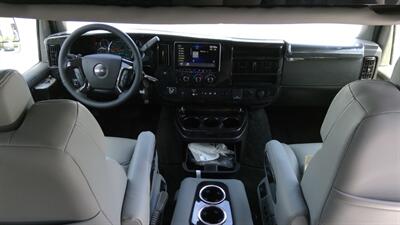 2025 GMC Savana 2500  LIMITED SE 7 PASSENGER - Photo 10 - Pompano Beach, FL 33064