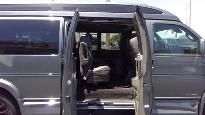 2025 GMC Savana 2500  LIMITED SE 7 PASSENGER - Photo 7 - Pompano Beach, FL 33064