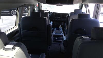 2025 GMC Savana 2500  LIMITED SE 7 PASSENGER - Photo 9 - Pompano Beach, FL 33064