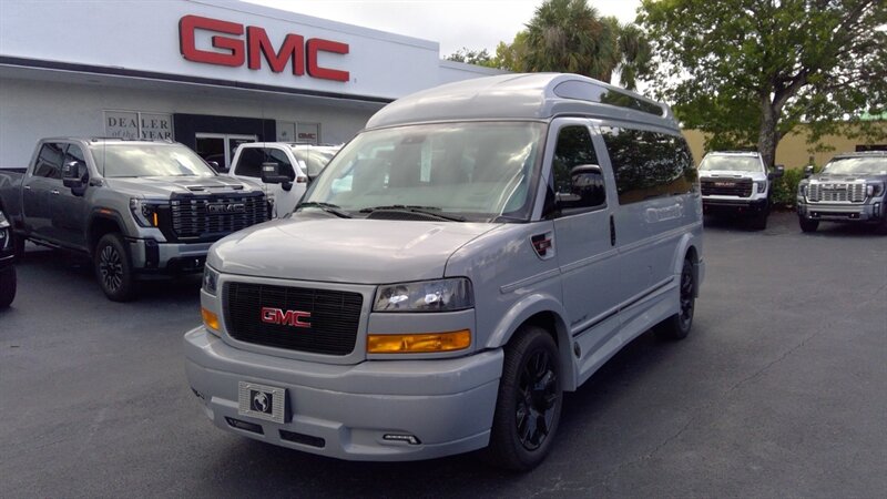2026 GMC Savana 2500  LIMITED SE 7 PASSENGER