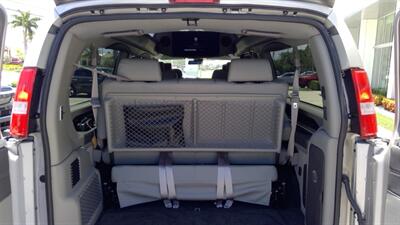 2025 GMC Savana 2500  9 PASSENGER LMT SE EXTENDED EXPLORER - Photo 4 - Pompano Beach, FL 33064