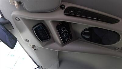 2025 GMC Savana 2500  9 PASSENGER LMT SE EXTENDED EXPLORER - Photo 16 - Pompano Beach, FL 33064