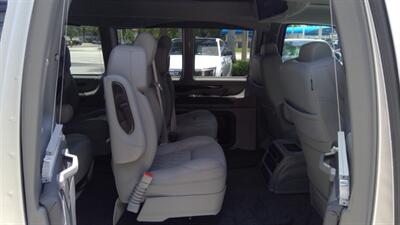 2025 GMC Savana 2500  9 PASSENGER LMT SE EXTENDED EXPLORER - Photo 7 - Pompano Beach, FL 33064