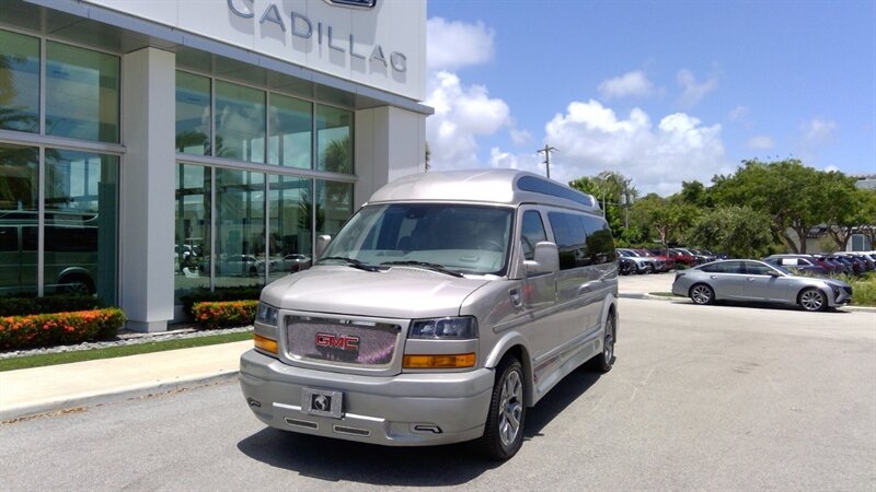 2025 GMC Savana 2500  9 PASSENGER LMT SE EXTENDED EXPLORER