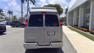 2025 GMC Savana 2500  9 PASSENGER LMT SE EXTENDED EXPLORER - Photo 3 - Pompano Beach, FL 33064