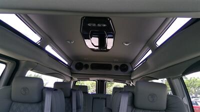 2025 GMC Savana 2500  9 PASSENGER LMT SE EXTENDED EXPLORER - Photo 12 - Pompano Beach, FL 33064