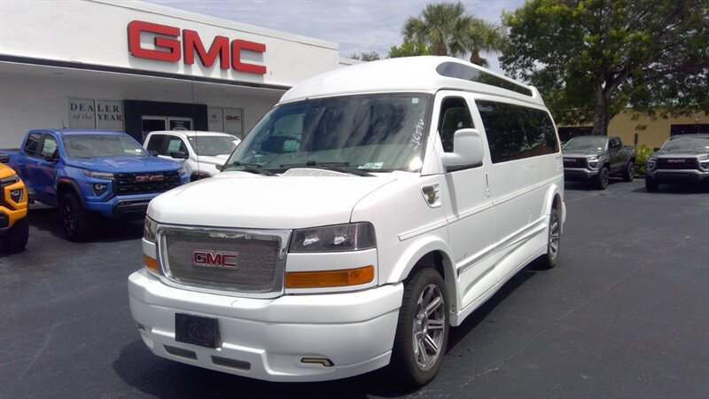 2017 GMC Savana 2500 EXTENDED EXPLORER LMT SE VAN NEW BRAUN WHEEL CHAIR LIFT - Photo 1 - Pompano Beach, FL 33064