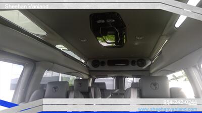 2024 GMC Savana 2500  LMT/SE 9 PASSENGER VAN - Photo 6 - Pompano Beach, FL 33064