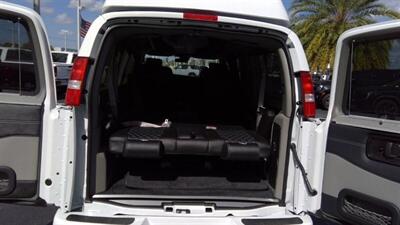 2024 GMC Savana 2500  LIMITED 7 PASSENGER - Photo 5 - Pompano Beach, FL 33064