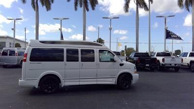 2024 GMC Savana 2500  LIMITED 7 PASSENGER - Photo 6 - Pompano Beach, FL 33064