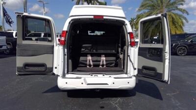 2024 GMC Savana 2500  LIMITED 7 PASSENGER - Photo 4 - Pompano Beach, FL 33064