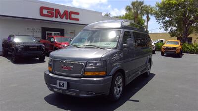 2025 GMC Savana 2500  LIMITED SE 7 PASSENGER - Photo 1 - Pompano Beach, FL 33064