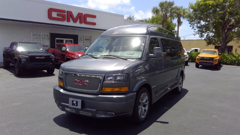 2025 GMC Savana 2500  LIMITED SE 7 PASSENGER