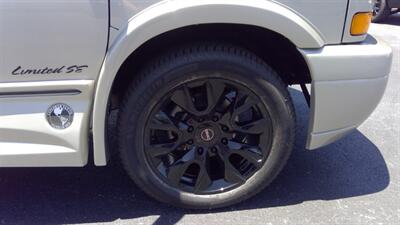 2025 GMC Savana 2500  LIMITED SE EXTENDED 9 PASSENGER - Photo 12 - Pompano Beach, FL 33064
