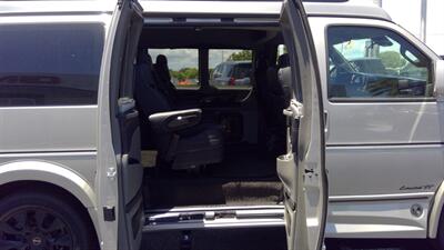 2025 GMC Savana 2500  LIMITED SE EXTENDED 9 PASSENGER - Photo 7 - Pompano Beach, FL 33064