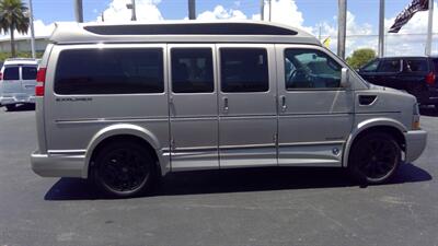 2025 GMC Savana 2500  LIMITED SE EXTENDED 9 PASSENGER - Photo 6 - Pompano Beach, FL 33064