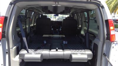 2025 GMC Savana 2500  LIMITED SE EXTENDED 9 PASSENGER - Photo 5 - Pompano Beach, FL 33064