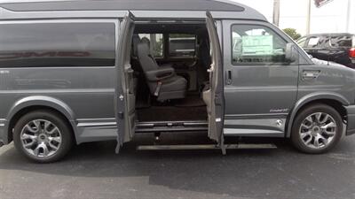 2025 GMC Savana 2500  9 PASSENGER LMT SE EXTENDED EXPLORER - Photo 7 - Pompano Beach, FL 33064
