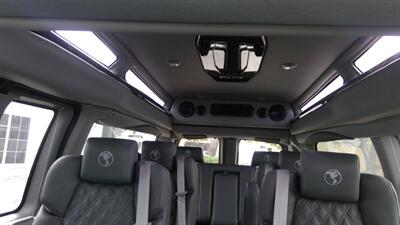 2025 GMC Savana 2500  9 PASSENGER LMT SE EXTENDED EXPLORER - Photo 11 - Pompano Beach, FL 33064
