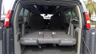 2025 GMC Savana 2500  9 PASSENGER LMT SE EXTENDED EXPLORER - Photo 5 - Pompano Beach, FL 33064