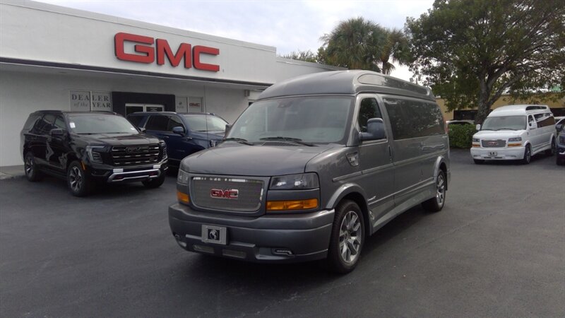 2025 GMC Savana 2500  9 PASSENGER LMT SE EXTENDED EXPLORER