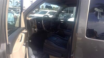 2023 GMC Savana 2500  LIMITED 7 PASSENGER - Photo 12 - Pompano Beach, FL 33064