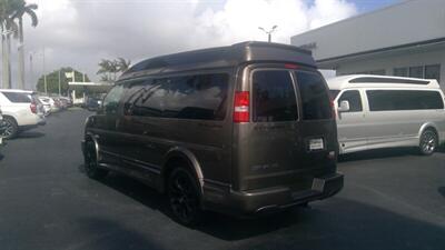 2023 GMC Savana 2500  LIMITED 7 PASSENGER - Photo 3 - Pompano Beach, FL 33064