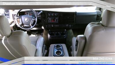 2020 GMC Savana 2500  9 PASSENGER LMT SE EXPLORER - Photo 11 - Pompano Beach, FL 33064