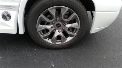 2025 GMC Savana 2500  9 PASSENGER LMT SE EXTENDED EXPLORER - Photo 15 - Pompano Beach, FL 33064