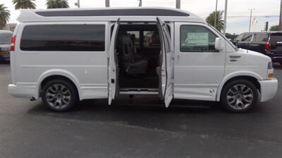 2025 GMC Savana 2500  9 PASSENGER LMT SE EXTENDED EXPLORER - Photo 7 - Pompano Beach, FL 33064
