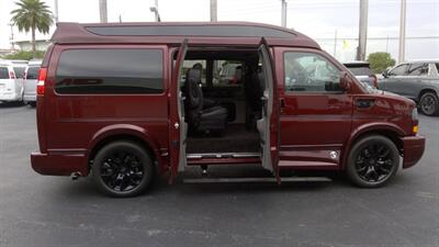 2025 GMC Savana 2500  LMT SE 7 PASSENGER - Photo 7 - Pompano Beach, FL 33064