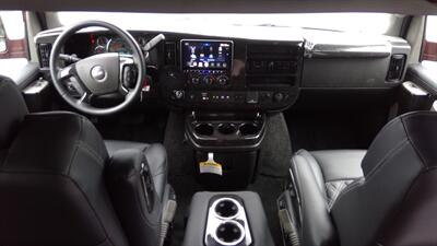 2025 GMC Savana 2500  LMT SE 7 PASSENGER - Photo 10 - Pompano Beach, FL 33064