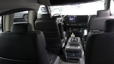 2025 GMC Savana 2500  LMT SE 7 PASSENGER - Photo 9 - Pompano Beach, FL 33064