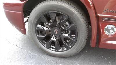 2025 GMC Savana 2500  LMT SE 7 PASSENGER - Photo 16 - Pompano Beach, FL 33064