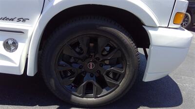 2025 GMC Savana 2500  LIMITED SE EXTENDED 9 PASSENGER - Photo 12 - Pompano Beach, FL 33064