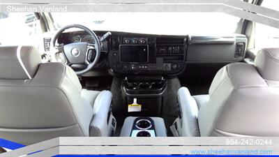 2024 GMC Savana 2500  9 PASSENGER LMT SE EXTENDED EXPLORER - Photo 10 - Pompano Beach, FL 33064