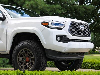 2022 Toyota Tacoma TRD Sport   - Photo 4 - Springfield, MO 65802