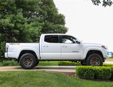 2022 Toyota Tacoma TRD Sport   - Photo 3 - Springfield, MO 65802