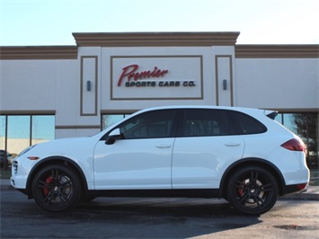 2011 Porsche Cayenne Turbo   - Photo 10 - Springfield, MO 65802